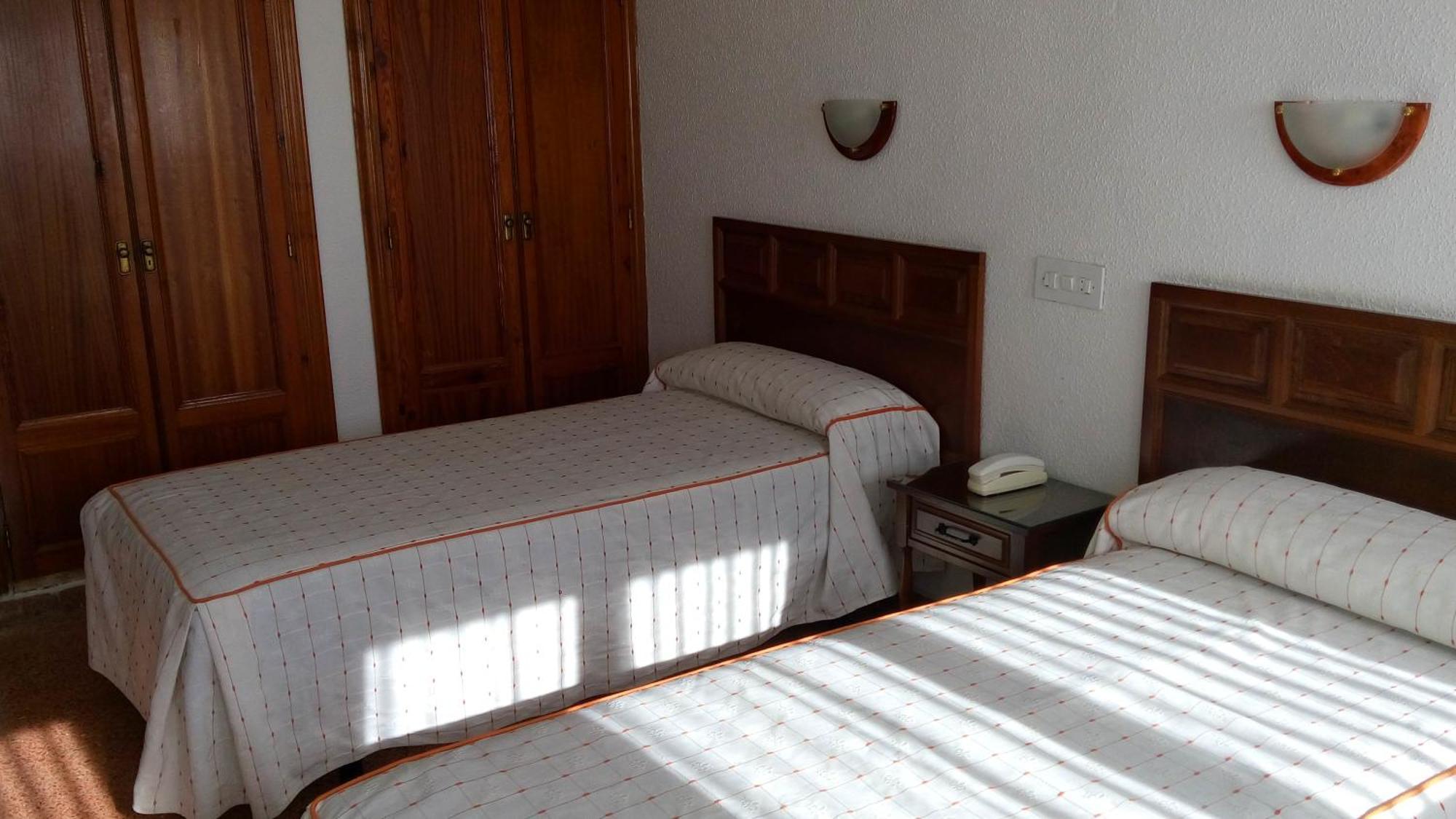 Hotel-Motel Sol II Requena Habitación foto
